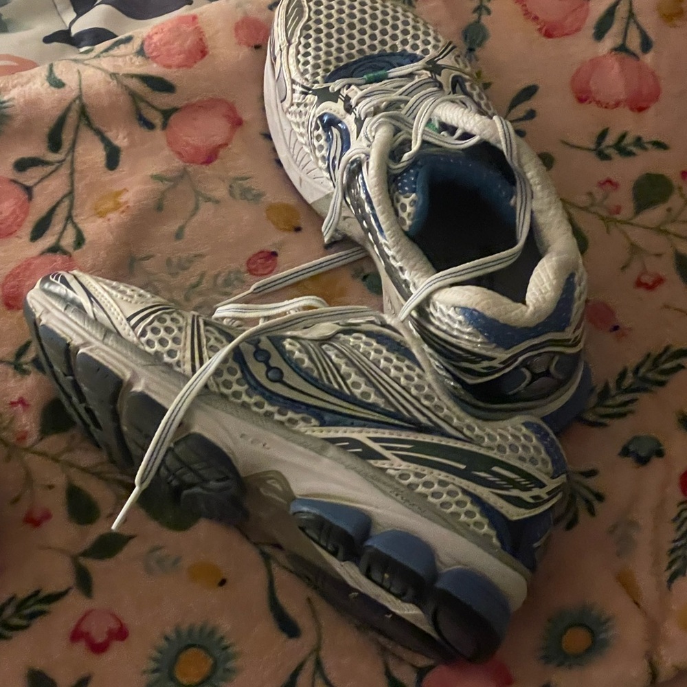 $40 Sneaker Bundle Get ‘Em While It’s - image 4